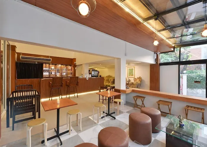 Hostel Ratchathewi Hyde Away