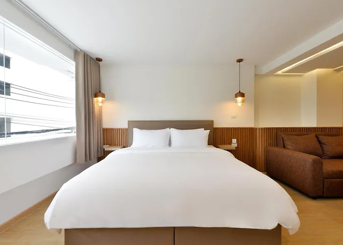 Ratchathewi Hyde Away Hostel Bangkok